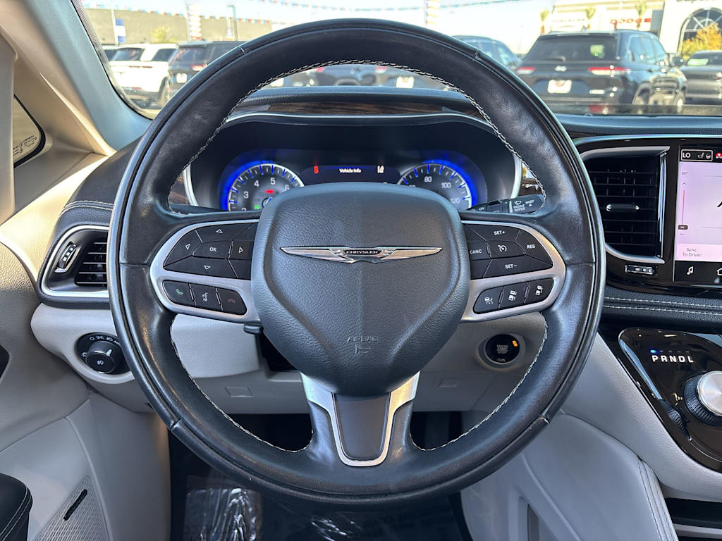 Thumbnail: 2022 Chrysler Pacifica - 14