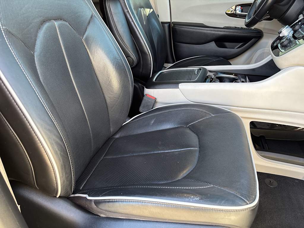 Thumbnail: 2022 Chrysler Pacifica - 22