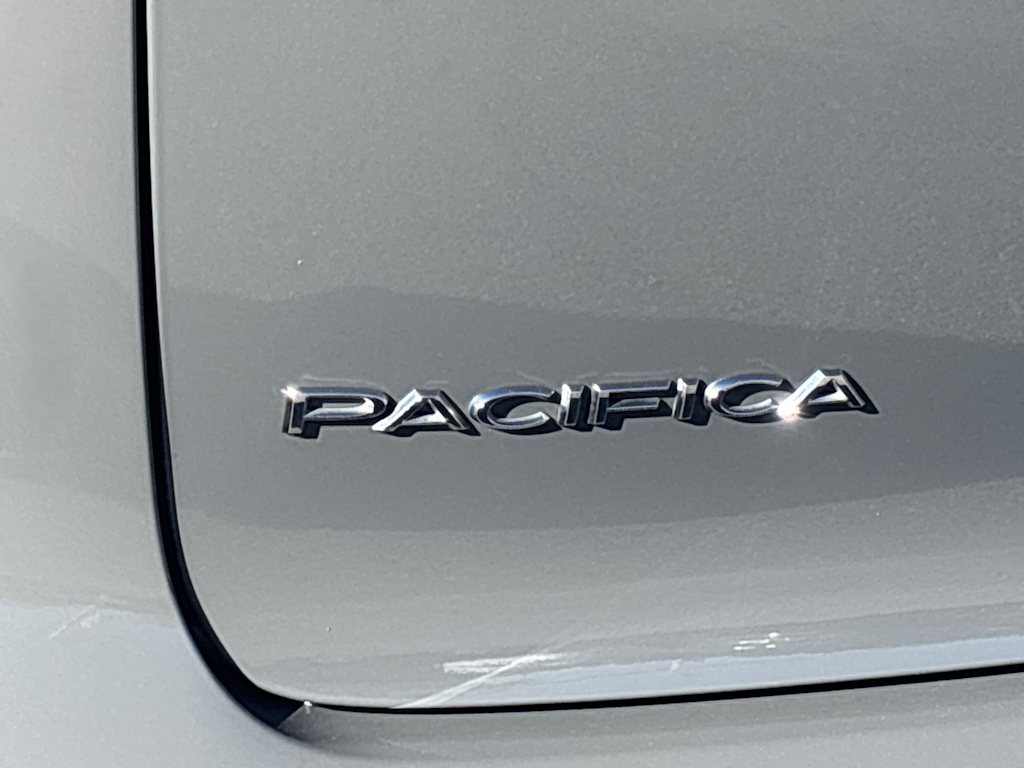 Thumbnail: 2022 Chrysler Pacifica - 7