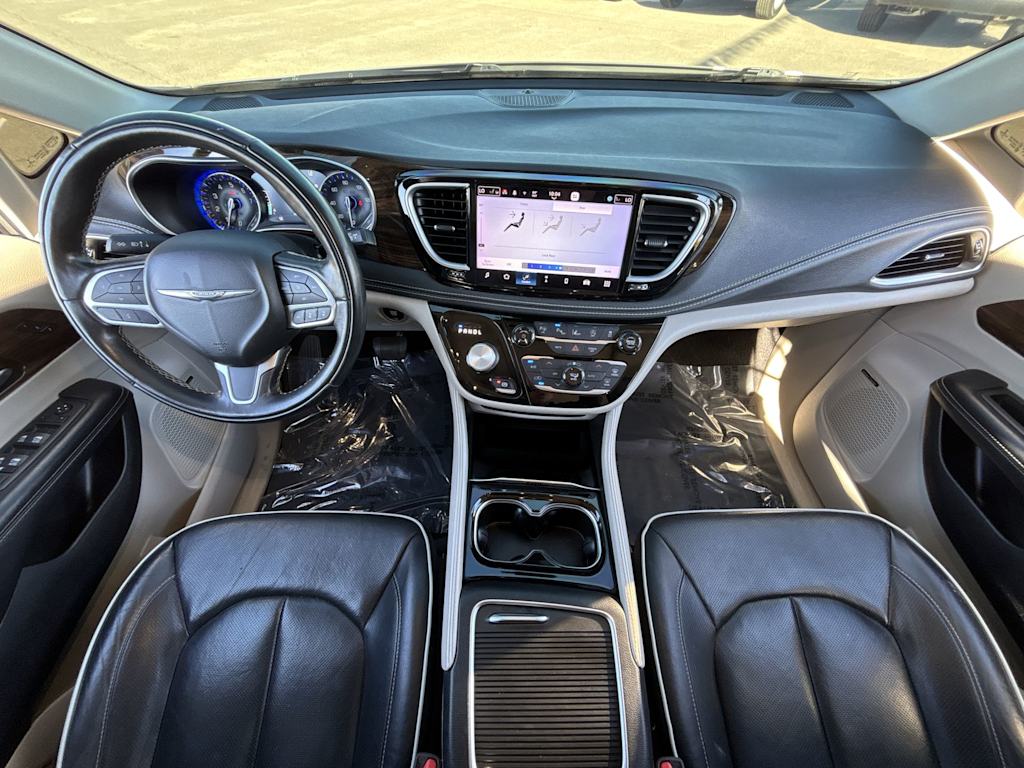 Thumbnail: 2022 Chrysler Pacifica - 10