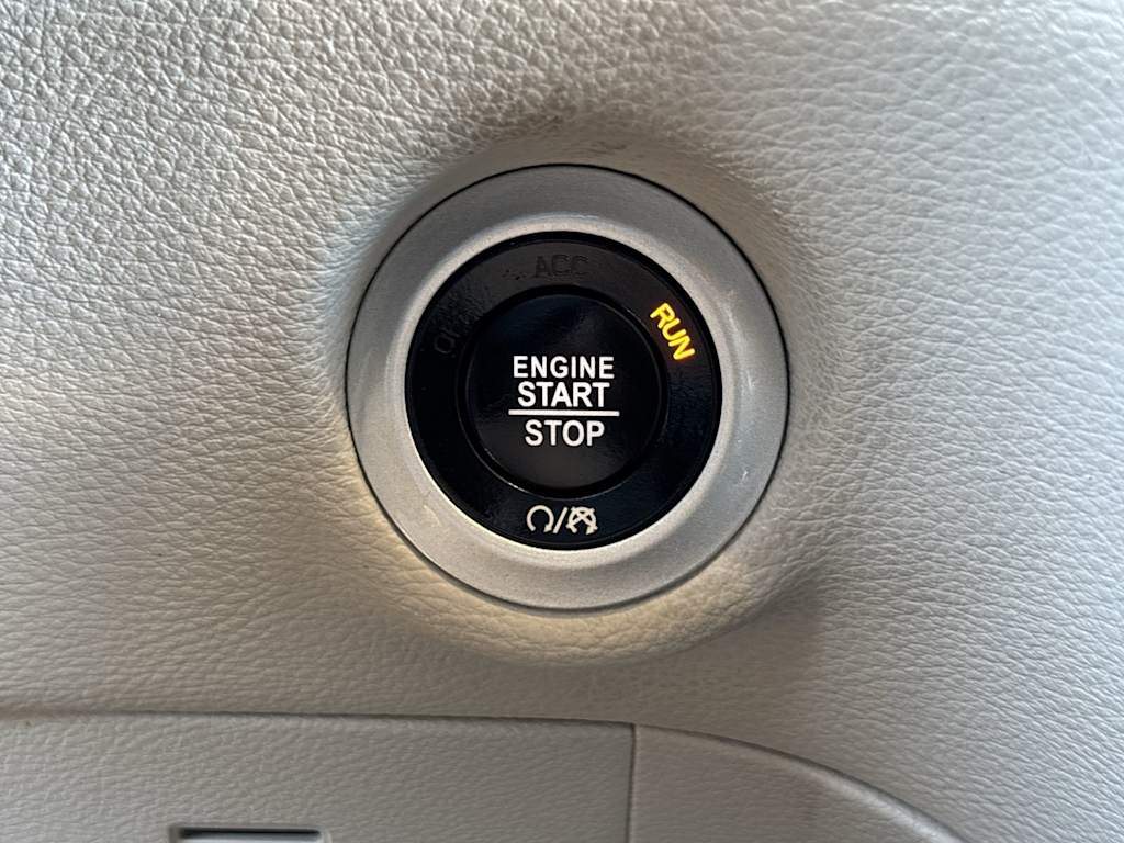 Thumbnail: 2022 Chrysler Pacifica - 24