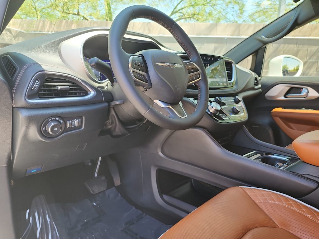 Thumbnail: 2024 Chrysler Pacifica - 2