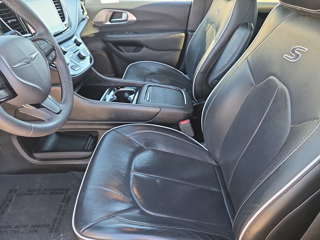 Thumbnail: 2024 Chrysler Pacifica - 11