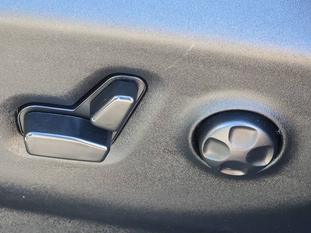 Thumbnail: 2024 Chrysler Pacifica - 28