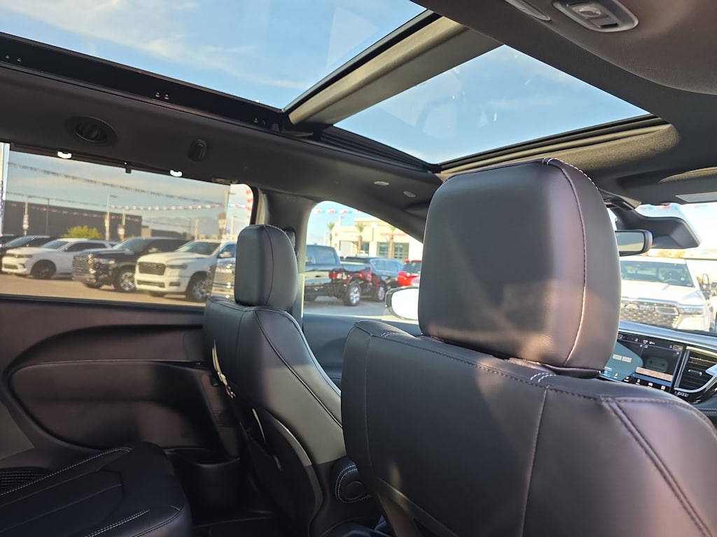 Thumbnail: 2026 Chrysler Pacifica - 23