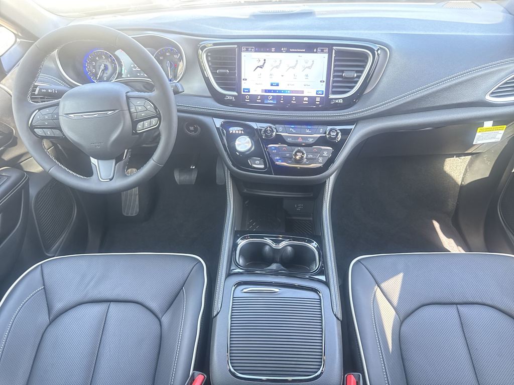Thumbnail: 2027 Chrysler Pacifica - 9