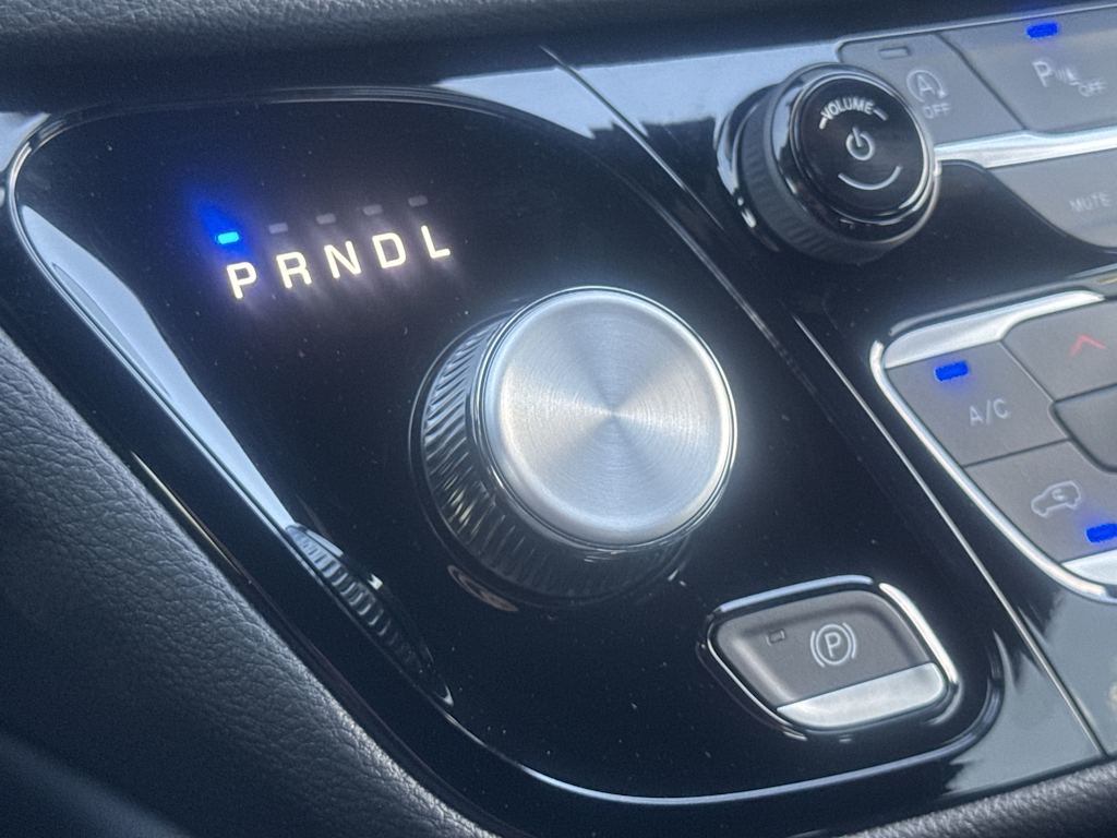 Thumbnail: 2027 Chrysler Pacifica - 22