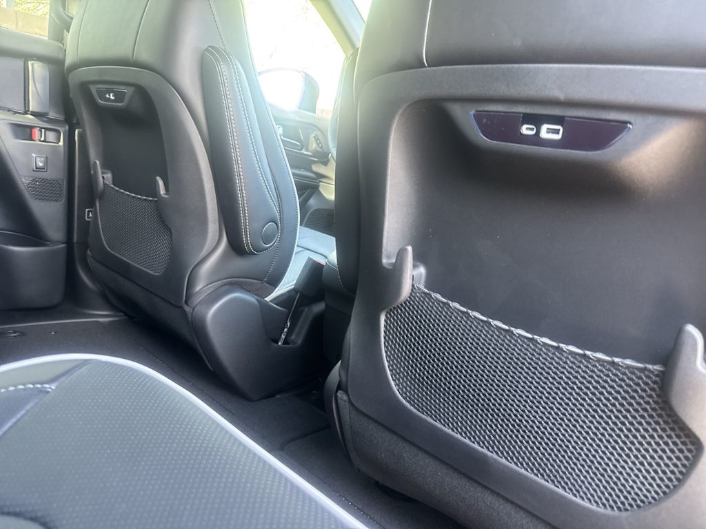 Thumbnail: 2027 Chrysler Pacifica - 14