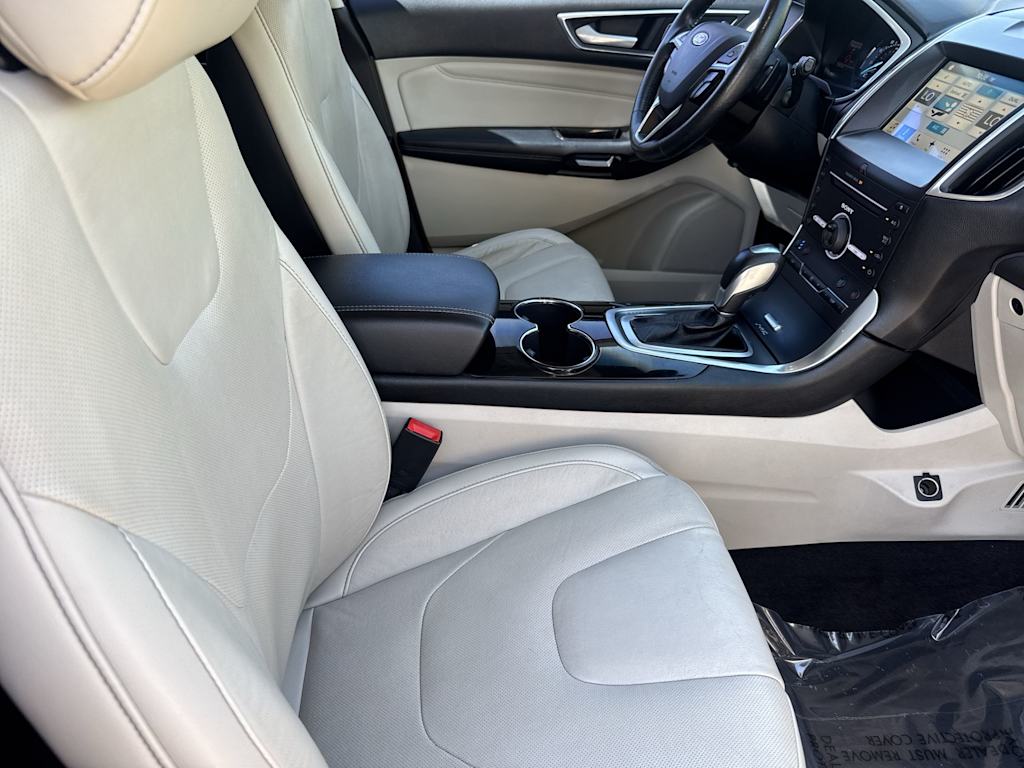 Thumbnail: 2016 Ford Edge - 22