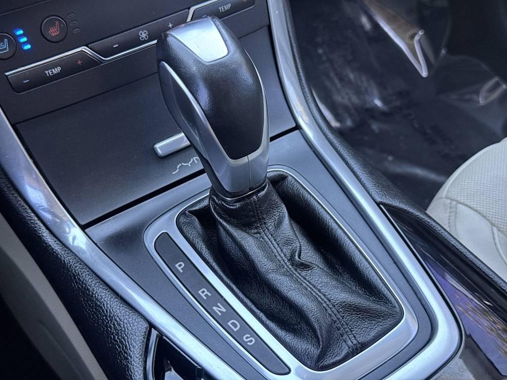 Thumbnail: 2016 Ford Edge - 15
