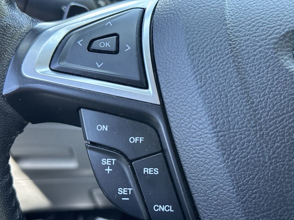 Thumbnail: 2016 Ford Edge - 28