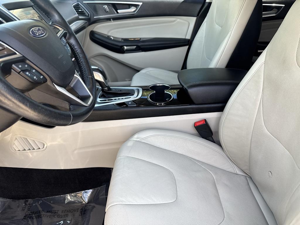 Thumbnail: 2016 Ford Edge - 10