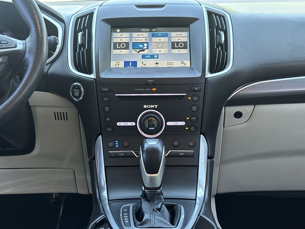 Thumbnail: 2016 Ford Edge - 14