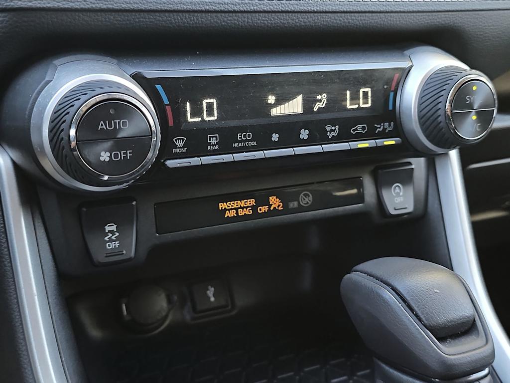 Thumbnail: 2022 Toyota RAV4 - 28
