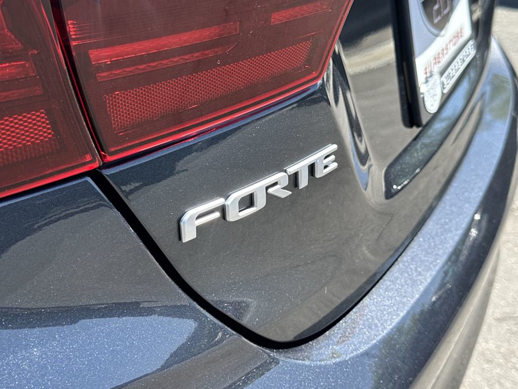 Thumbnail: 2023 Kia Forte - 7