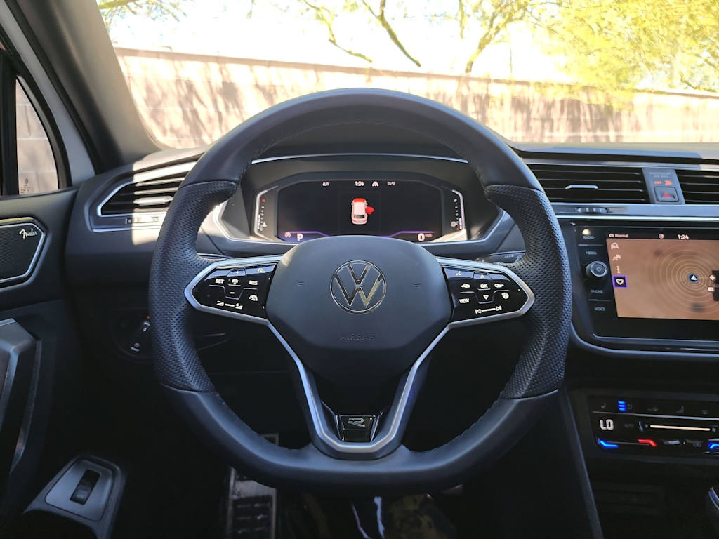 Thumbnail: 2022 Volkswagen Tiguan - 14
