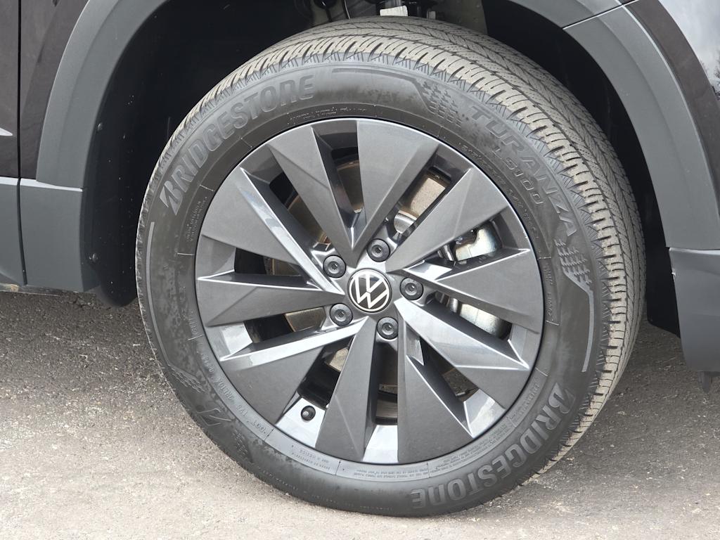 Thumbnail: 2023 Volkswagen Taos - 7