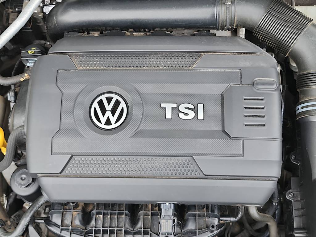 Thumbnail: 2017 Volkswagen Jetta - 9
