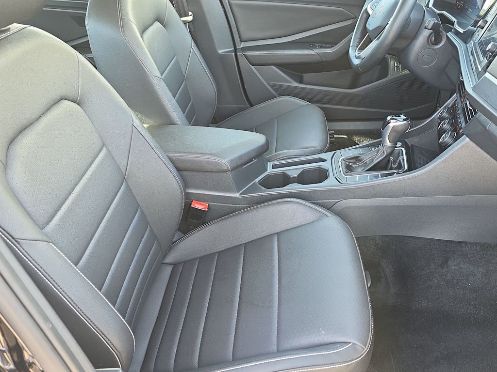 Thumbnail: 2024 Volkswagen Jetta - 12