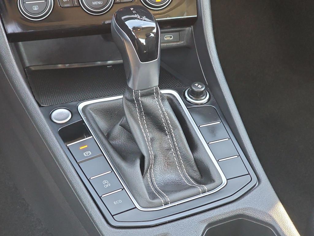 Thumbnail: 2024 Volkswagen Jetta - 16