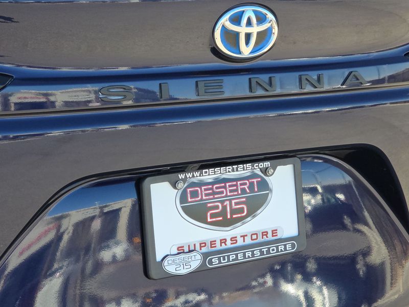 2023 Toyota Sienna XLE 14