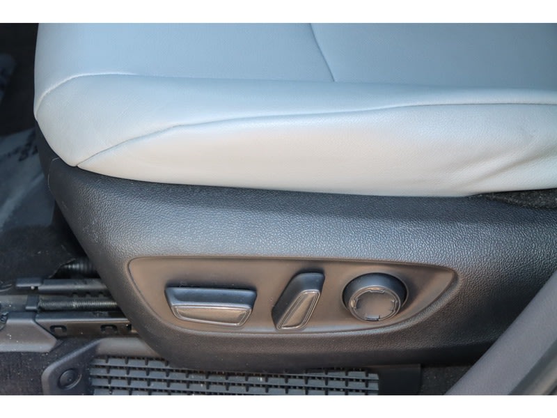 2023 Toyota Sienna XLE 30