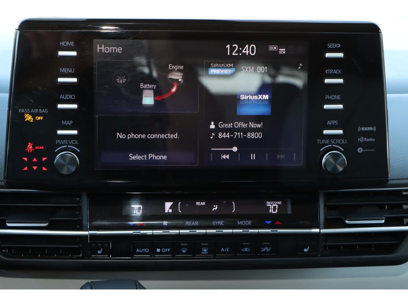 2023 Toyota Sienna XLE 23