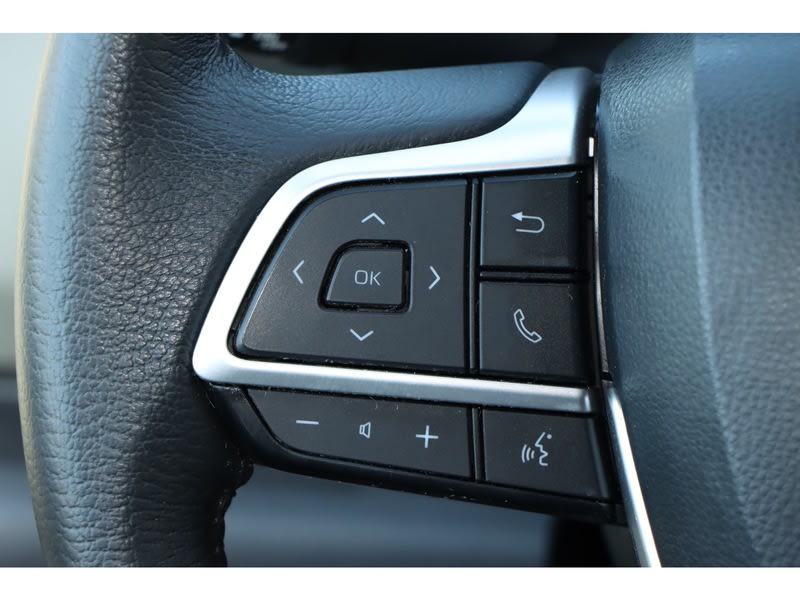 2023 Toyota Sienna XLE 24