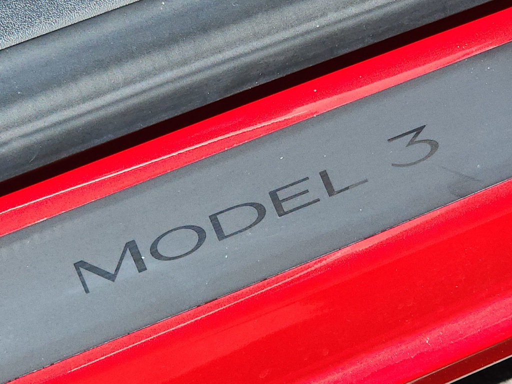 Thumbnail: 2023 Tesla Model 3 - 20