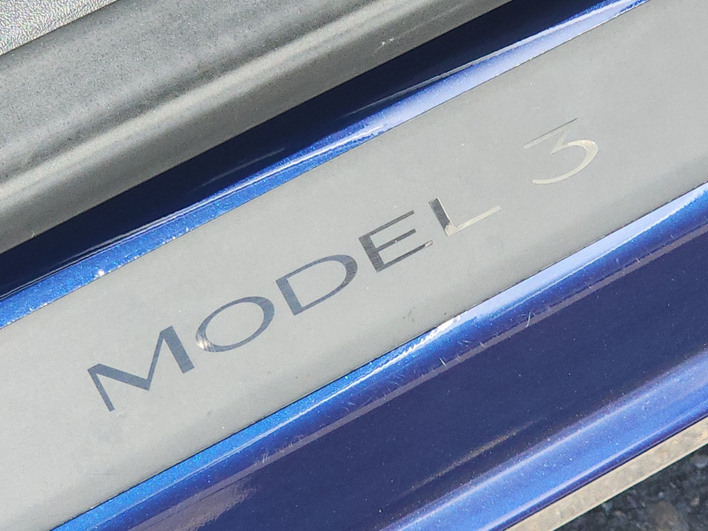 Thumbnail: 2023 Tesla Model 3 - 7