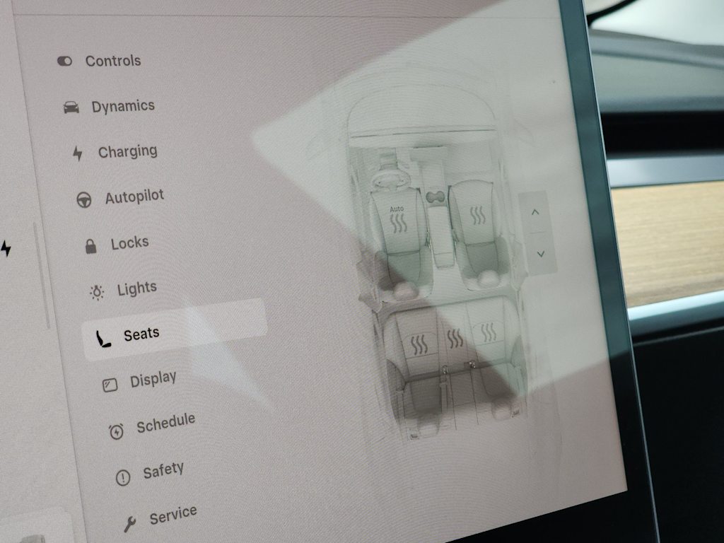 Thumbnail: 2023 Tesla Model 3 - 16
