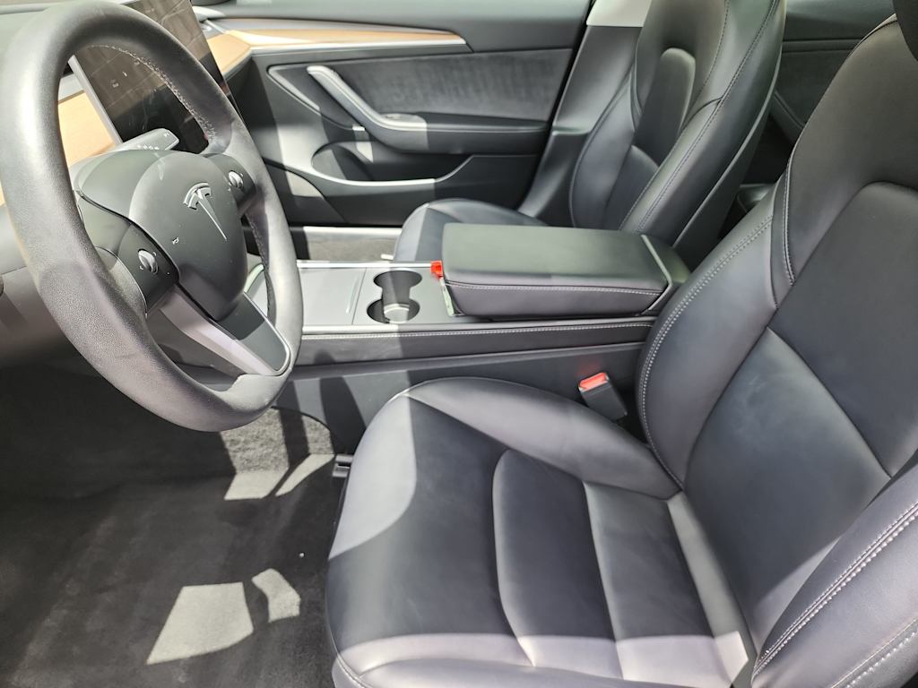 Thumbnail: 2023 Tesla Model 3 - 9