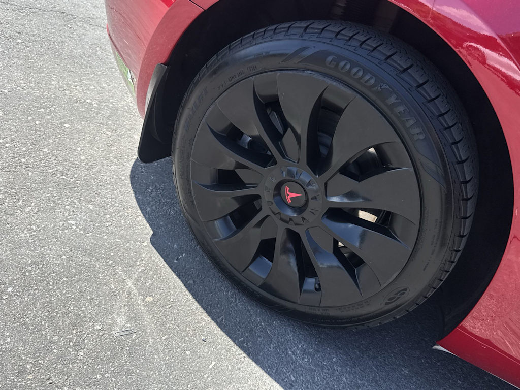 Thumbnail: 2023 Tesla Model 3 - 8