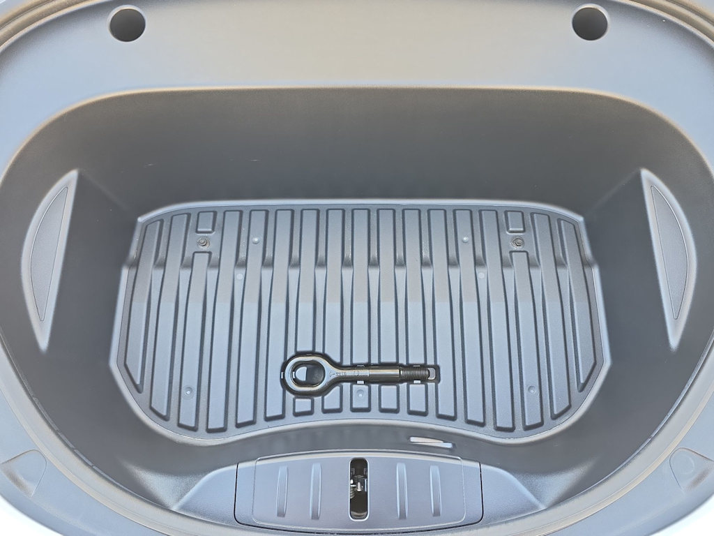 Thumbnail: 2023 Tesla Model 3 - 13