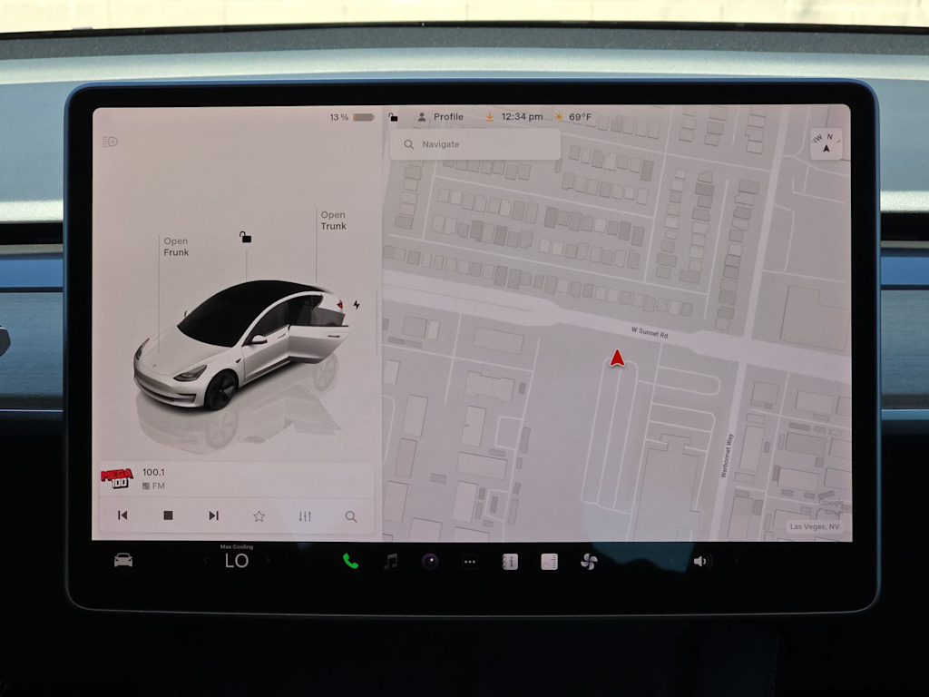 Thumbnail: 2023 Tesla Model 3 - 23