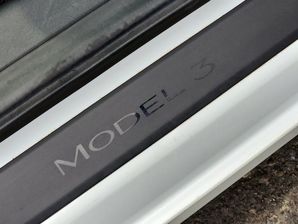 Thumbnail: 2021 Tesla Model 3 - 21