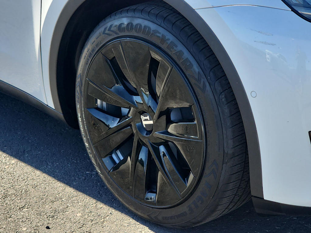Thumbnail: 2021 Tesla Model Y - 8