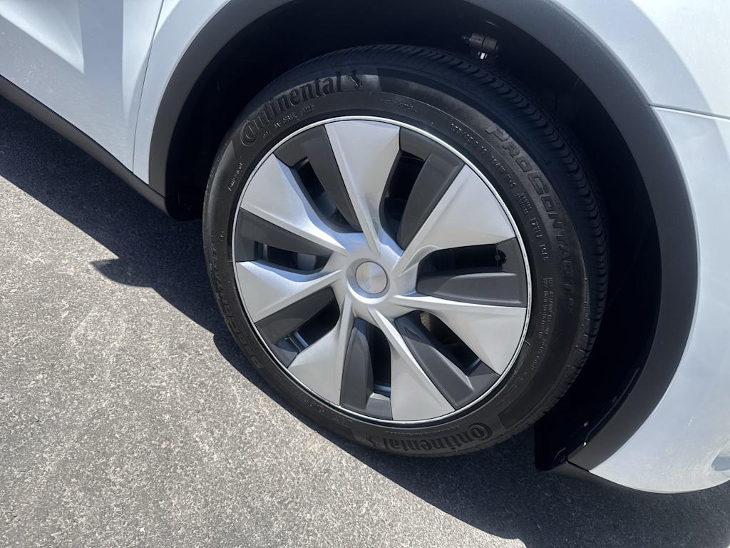 Thumbnail: 2023 Tesla Model Y - 8