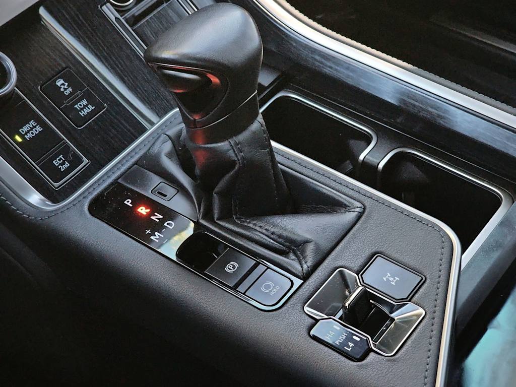 Thumbnail: 2025 Lexus ES - 16