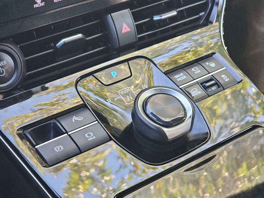 Thumbnail: 2023 Subaru Solterra - 16