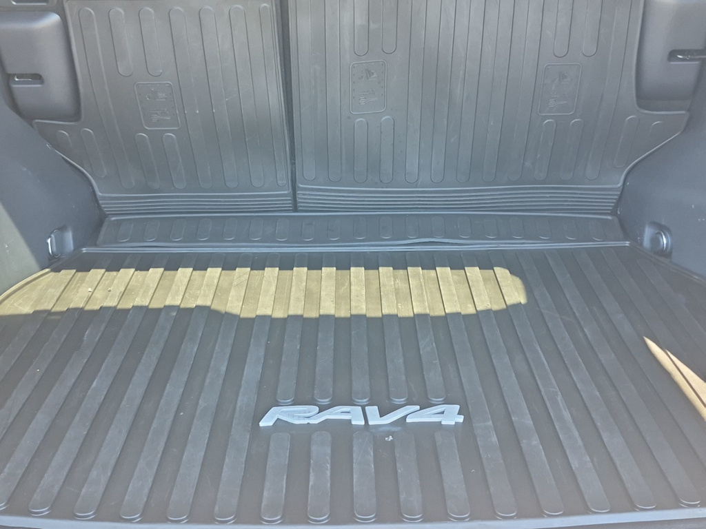 Thumbnail: 2019 Toyota RAV4 - 19