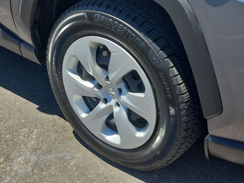 Thumbnail: 2019 Toyota RAV4 - 8