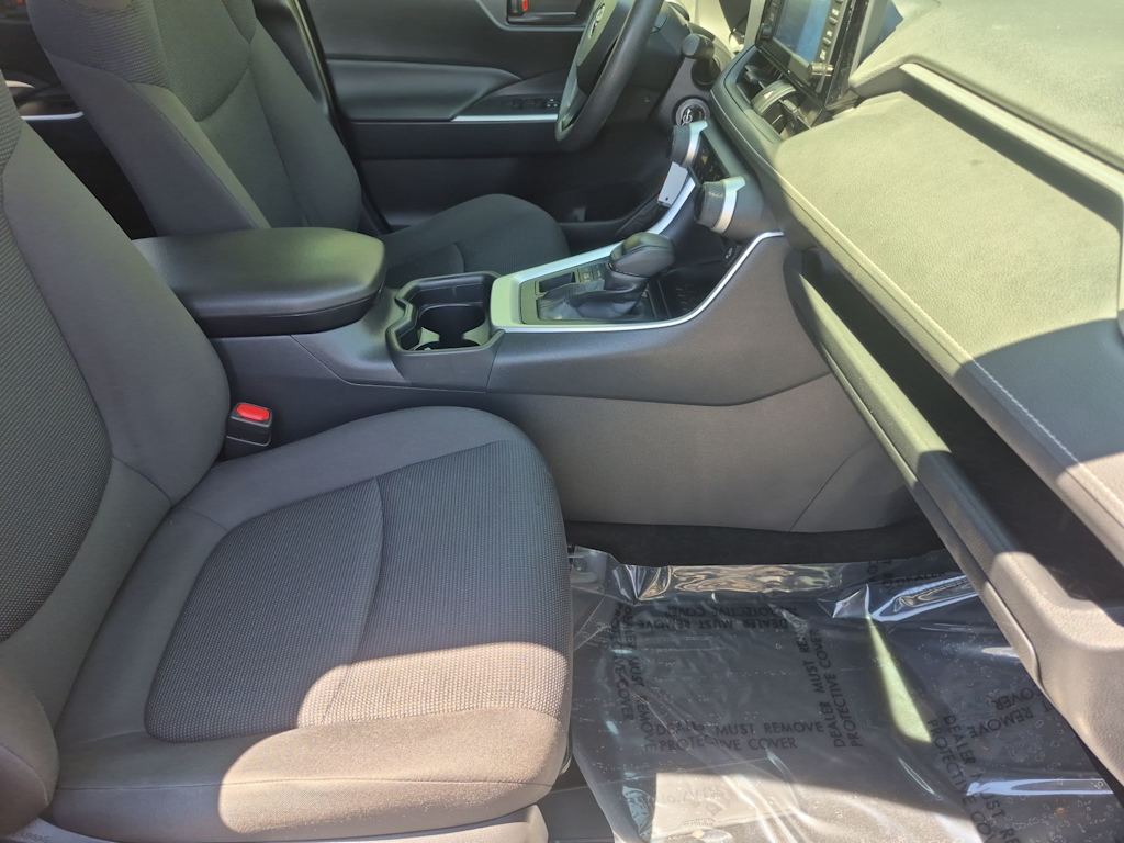 Thumbnail: 2019 Toyota RAV4 - 12