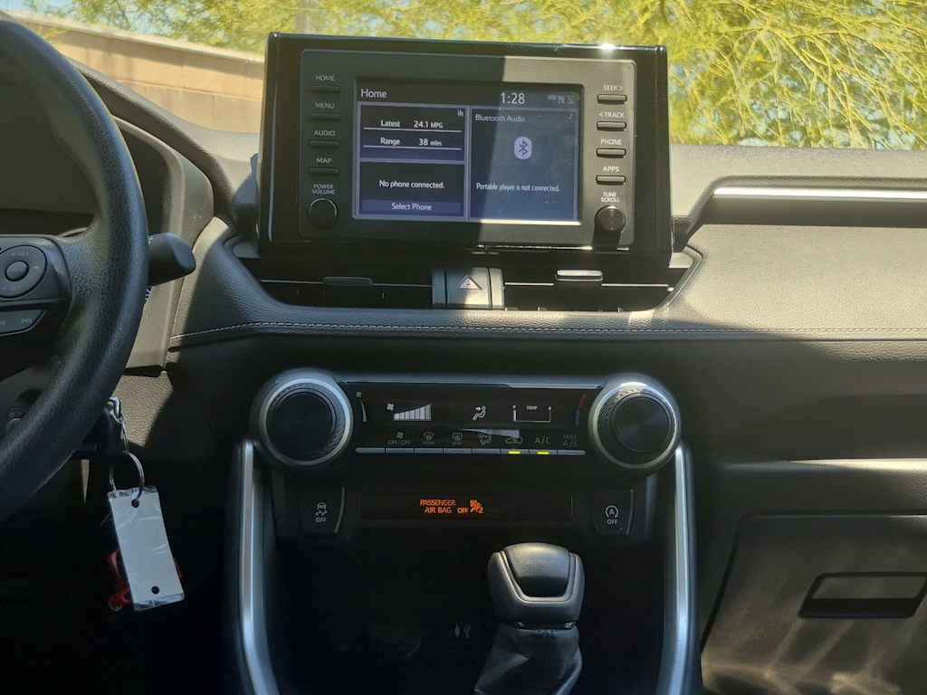 Thumbnail: 2019 Toyota RAV4 - 15