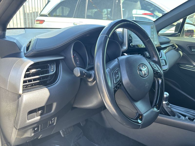 Thumbnail: 2019 Toyota C-HR - 2