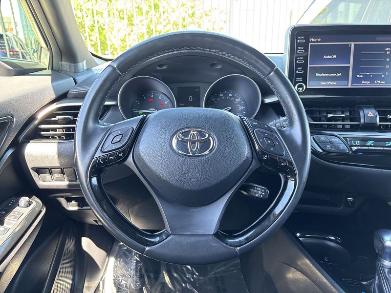 Thumbnail: 2019 Toyota C-HR - 14