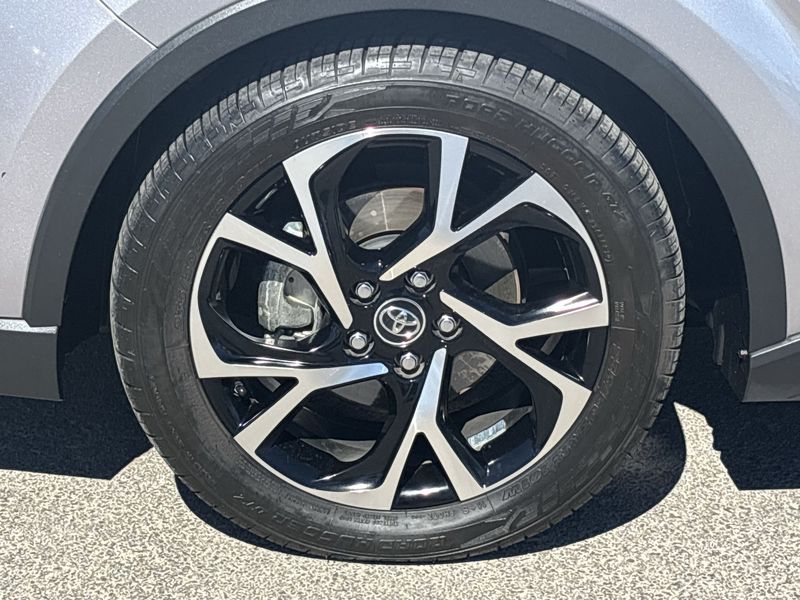 Thumbnail: 2019 Toyota C-HR - 8