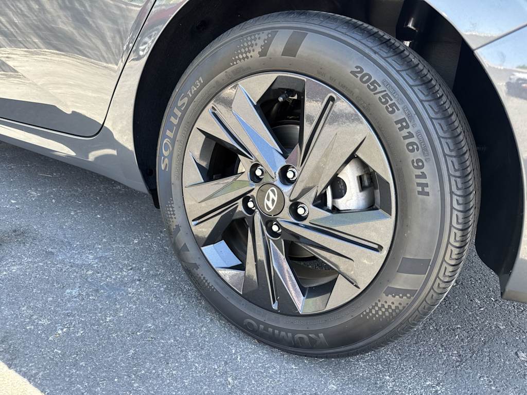 Thumbnail: 2023 Hyundai Elantra - 8