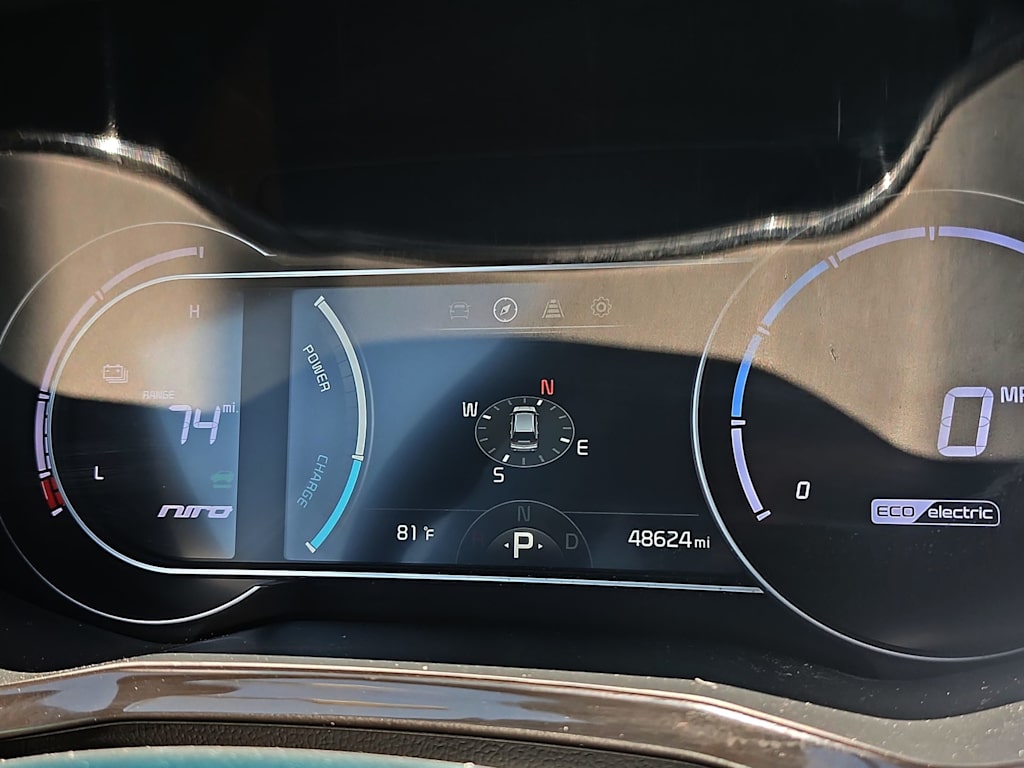 Thumbnail: 2022 Kia Niro - 23