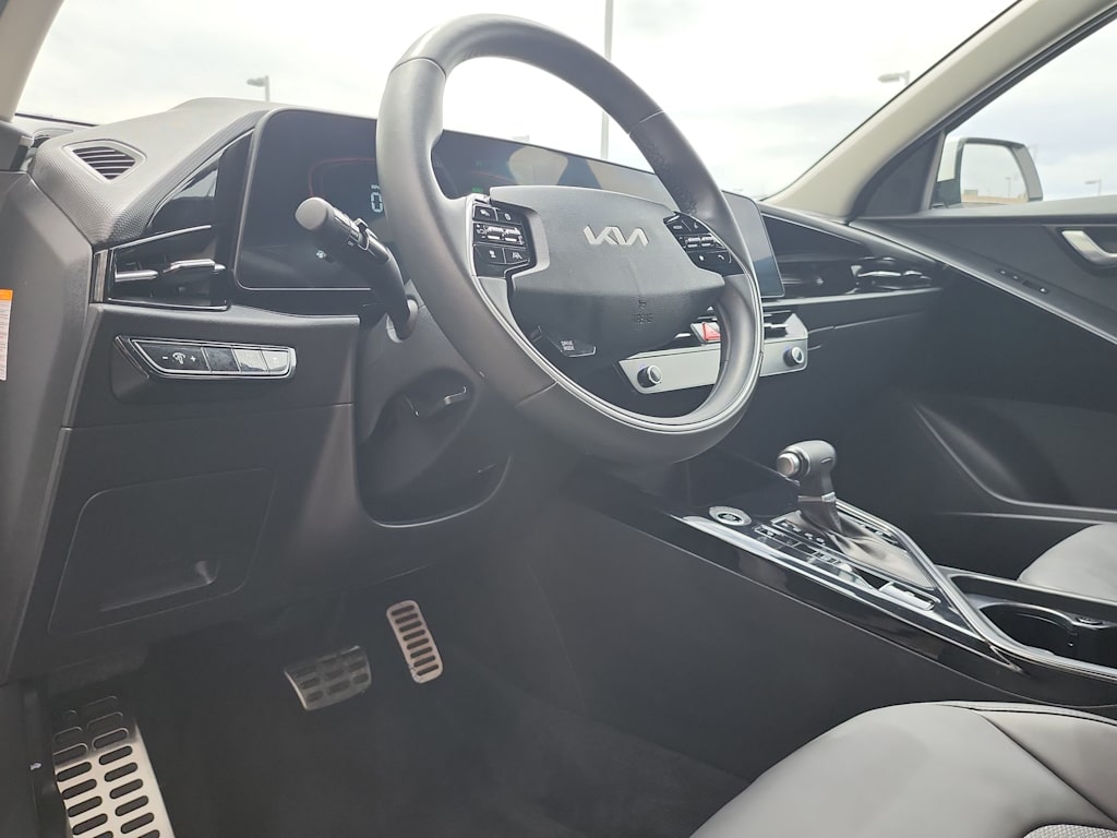 Thumbnail: 2023 Kia Niro - 2